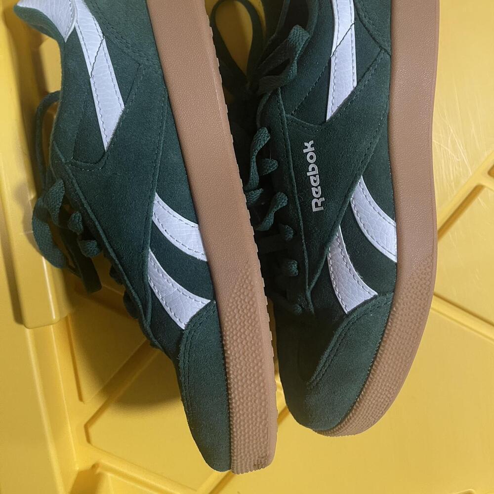 Green Reebok Trainers Great Condition - Picture 4 of 8